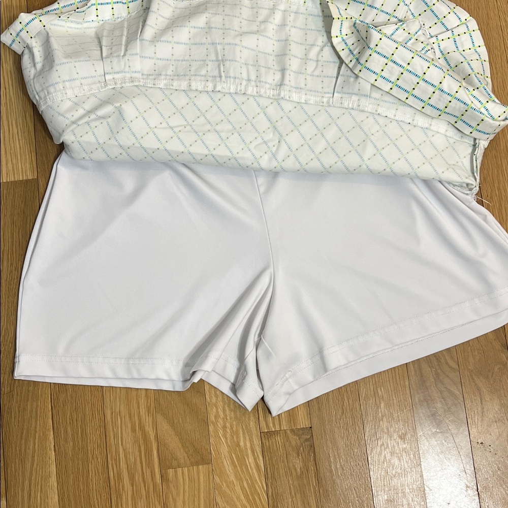 Lady Hagen White Tennis/Golf Skort with white stretch shorts underneath, Size 14 - Picture 4 of 8